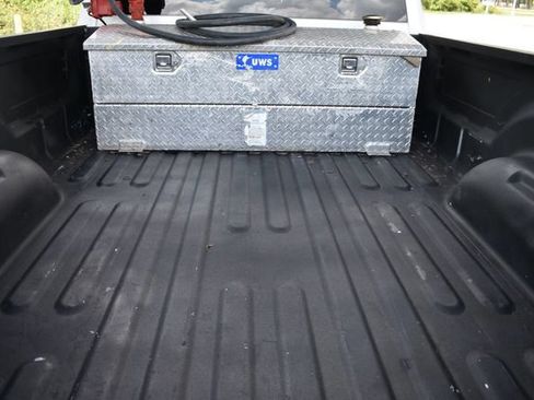 Used 2022 RAM 2500 Tradesman w/ Chrome Appearance Group AWD/4WD image 9