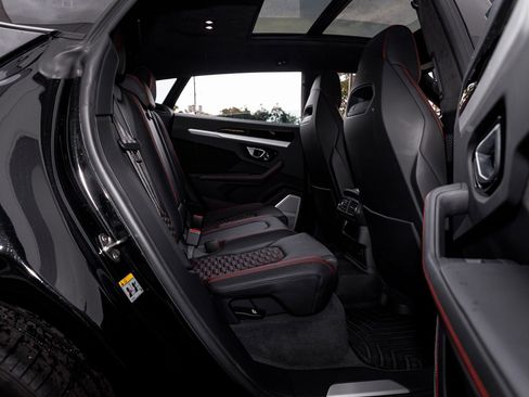 Used 2020 Lamborghini Urus image 38