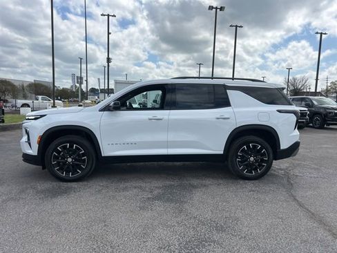 New 2026 Chevrolet Traverse LT w/ Sun and Wheel Package FWD image 6
