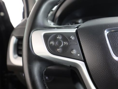 Used 2024 GMC Terrain SLT image 43