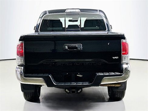 Used 2023 Toyota Tacoma TRD Off-Road image 6