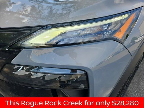 Used 2025 Nissan Rogue SV AWD/4WD image 14