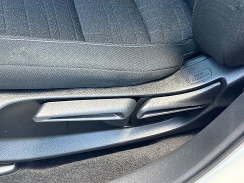 Certified 2025 Honda HR-V LX image 26