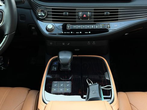 Used 2024 Lexus LS 500 w/ Interior Upgrade Package RWD image 42