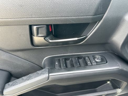 Certified 2025 Toyota Tacoma SR5 image 10