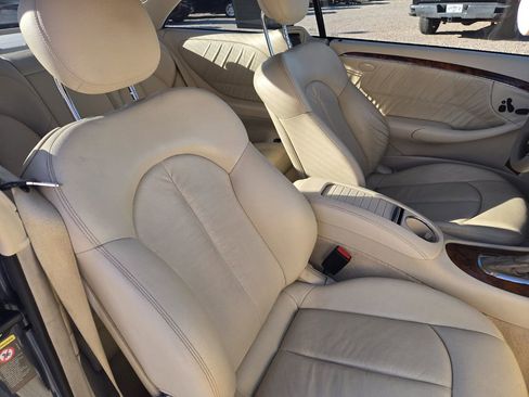 Used 2007 Mercedes-Benz CLK 350 Coupe image 11