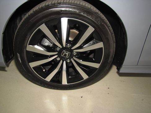 Certified 2024 Honda Civic EX image 27