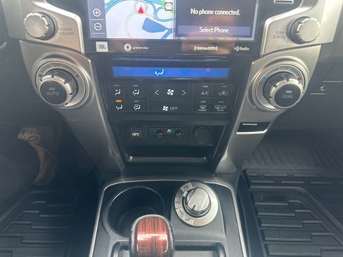 Used 2022 Toyota 4Runner Limited AWD/4WD image 16