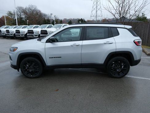 New 2026 Jeep Compass Latitude AWD/4WD image 11