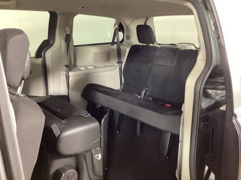 Used 2020 Dodge Grand Caravan SE FWD image 30