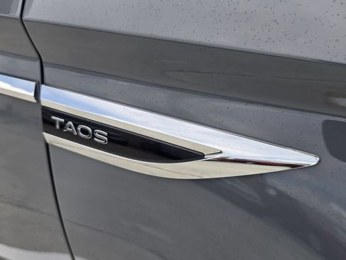 Used 2023 Volkswagen Taos SE w/ Black Wheel Package FWD image 17