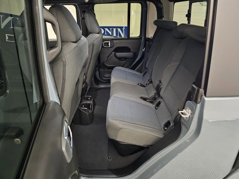 New 2026 Jeep Gladiator Sport image 37