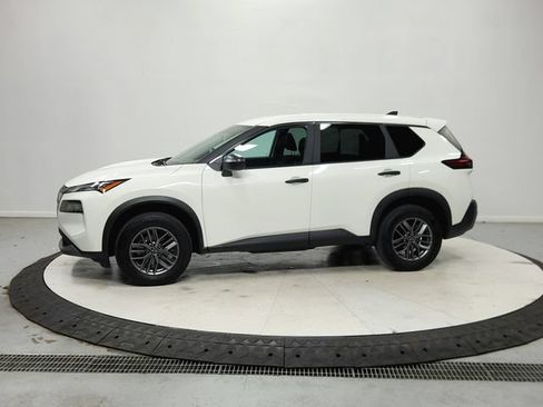 Used 2023 Nissan Rogue S AWD/4WD image 5