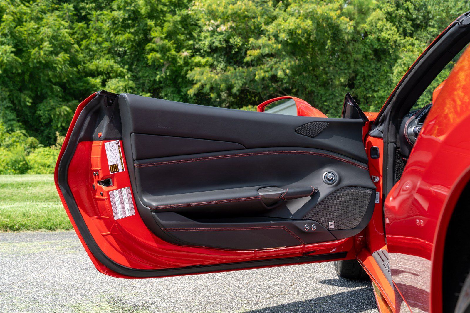 Used 2018 Ferrari 488 Spider RWD image 28