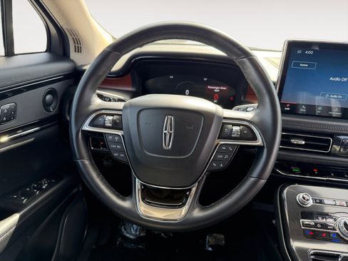 Certified 2023 Lincoln Nautilus Reserve w/ Luxury Package FWD image 12