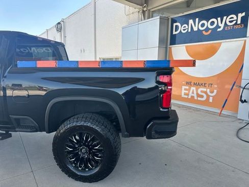 Used 2024 Chevrolet Silverado 2500 LTZ AWD/4WD image 22