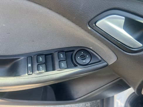 Used 2013 Ford Focus SE FWD image 11