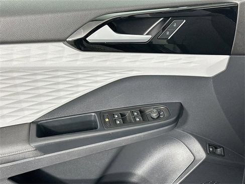 Used 2024 Volkswagen Taos S image 22