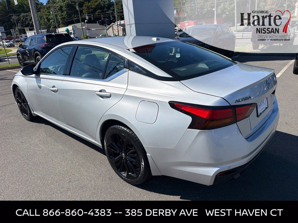 Certified 2024 Nissan Altima 2.5 SR w/ SR Premium Package AWD/4WD image 7