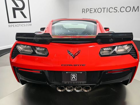 Used 2015 Chevrolet Corvette Z06 w/ 3LZ Preferred Equipment Group RWD image 12