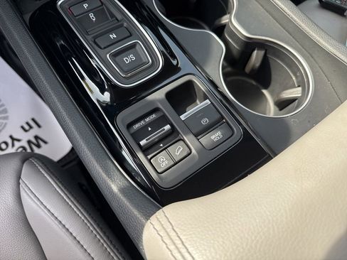 Used 2025 Honda Pilot EX-L image 22