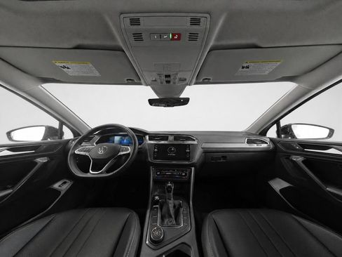 Used 2022 Volkswagen Tiguan SE AWD/4WD image 25