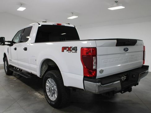 Used 2021 Ford F250 XLT w/ FX4 Off-Road Package AWD/4WD image 7