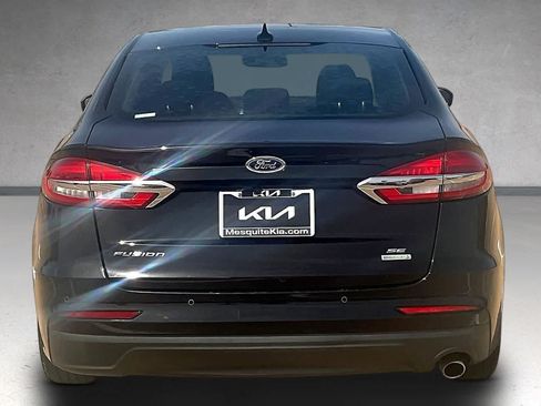 Used 2020 Ford Fusion SE FWD image 5