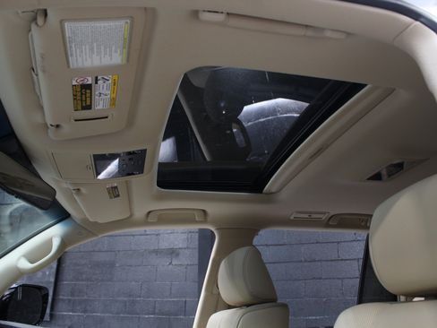 Used 2021 Lexus LX 570 4WD w/ Luxury Package image 26