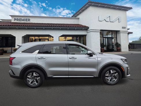 Used 2021 Kia Sorento S FWD image 9