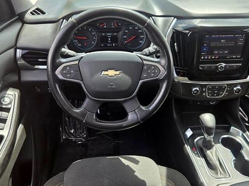 Used 2021 Chevrolet Traverse LT FWD image 12
