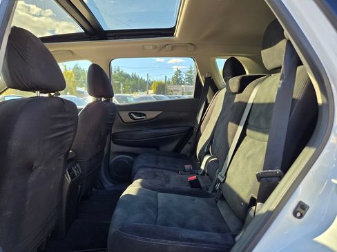 Used 2014 Nissan Rogue SV w/ SV Premium Package AWD/4WD image 16