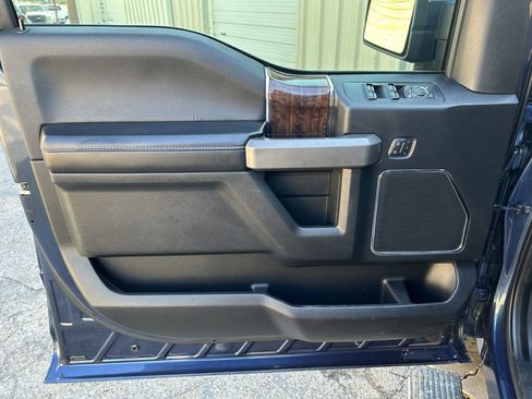 Used 2015 Ford F150 Platinum w/ Equipment Group 701A Luxury image 2