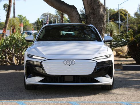 New 2025 Audi A6 e-tron Premium image 2