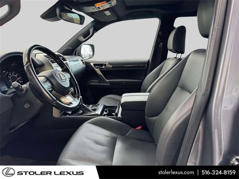 Used 2021 Lexus GX 460 Premium w/ Premium Package image 18