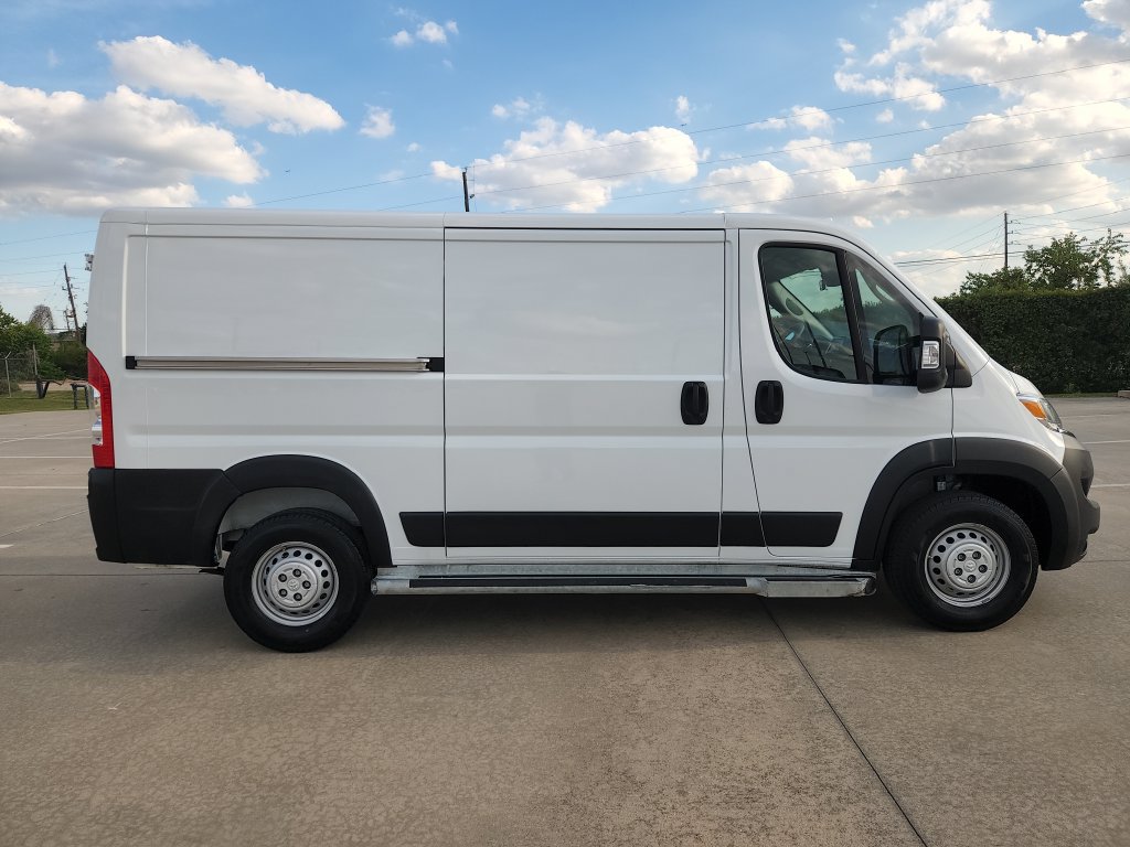 Used 2025 RAM ProMaster 2500 w/ U-Haul Equipment Group FWD image 4
