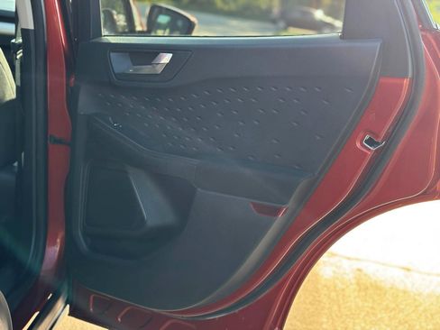 Used 2020 Ford Escape SE AWD/4WD image 36