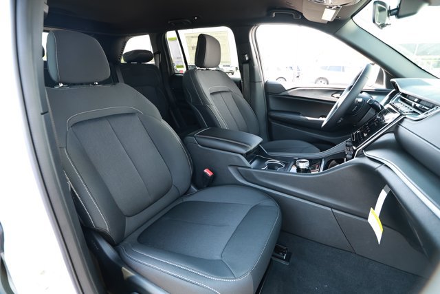 New 2026 Jeep Grand Cherokee Laredo RWD image 28