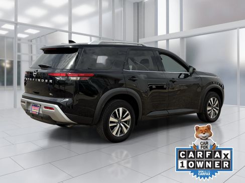 Used 2025 Nissan Pathfinder SL FWD image 6