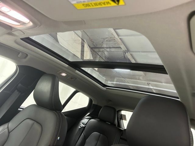 Used 2025 Volvo XC40 B5 Core AWD/4WD image 21