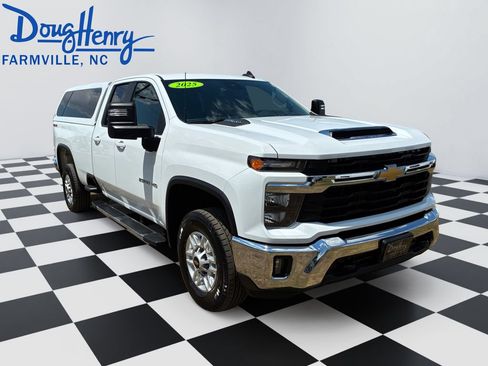 Used 2025 Chevrolet Silverado 2500 LT w/ Convenience Package AWD/4WD image 7