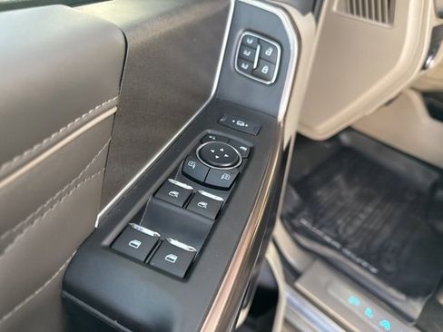Used 2025 Ford F350 Platinum w/ Platinum Plus Package image 15