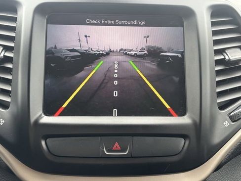 Used 2016 Jeep Cherokee Latitude w/ Cold Weather Group image 26