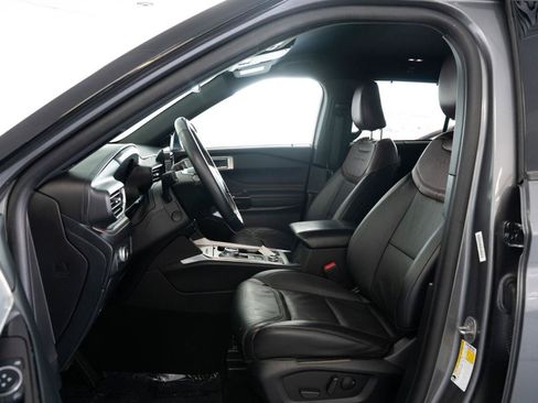 Used 2023 Ford Explorer Platinum AWD/4WD image 9