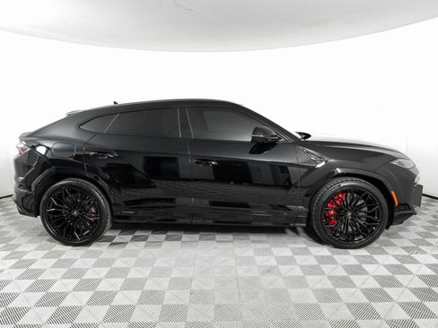Used 2025 Lamborghini Urus SE image 4