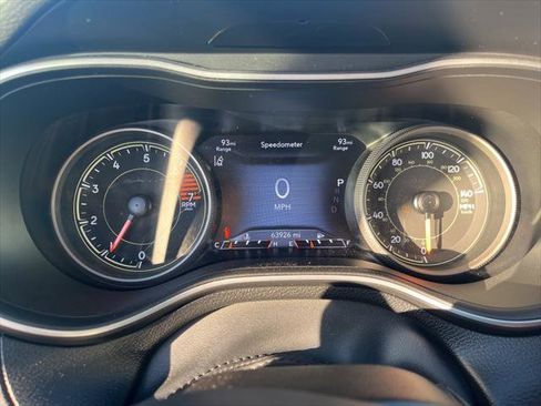 Used 2023 Jeep Cherokee Altitude Lux image 11