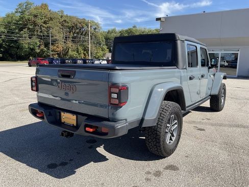 Used 2025 Jeep Gladiator Mojave w/ Convenience Group image 5