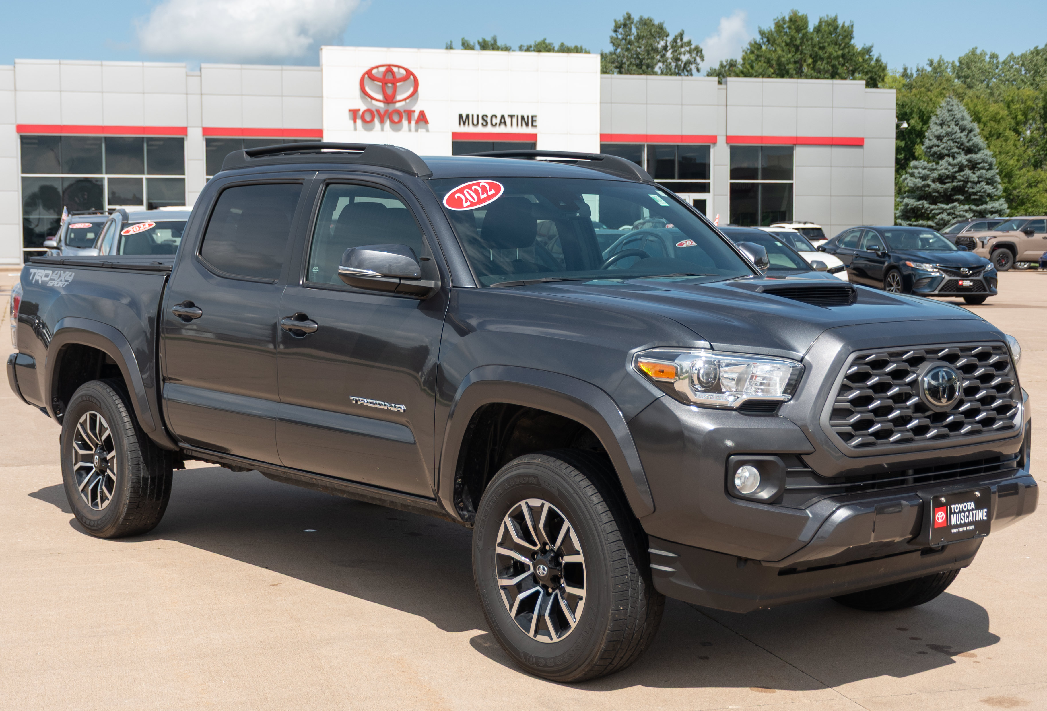 Used 2022 Toyota Tacoma TRD Sport AWD/4WD image 1