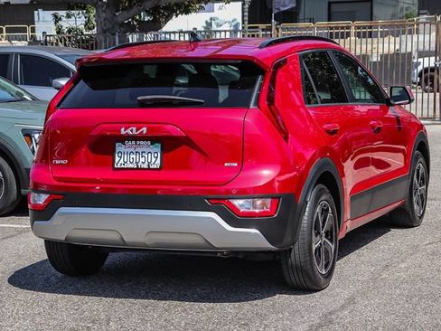 Certified 2025 Kia Niro EX FWD image 10