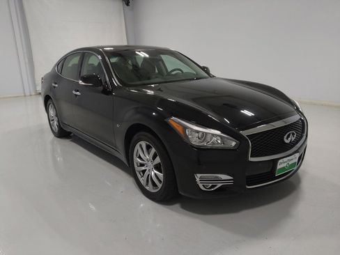 Used 2017 INFINITI Q70 3.7 image 13